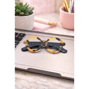 New Retro 3D Acrylic Brooch Pin Brown Reading Glasses Brooch Fashion Accessory